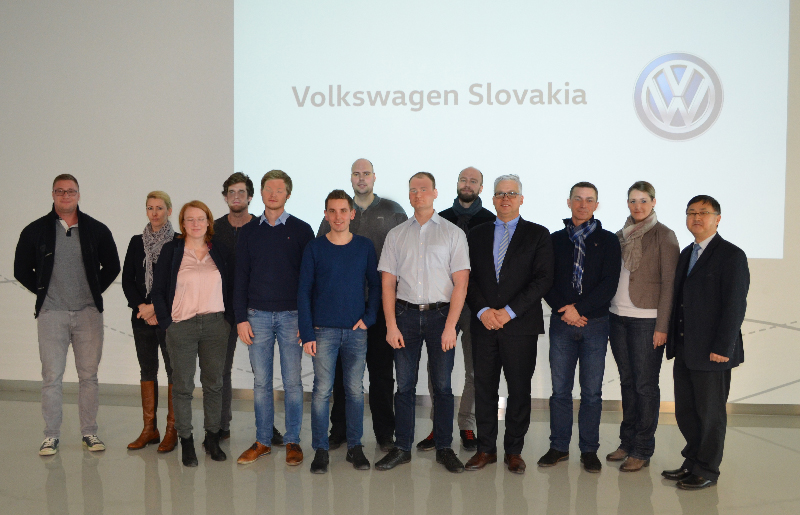 Exkurzia programu Profesionálne MBA Automobilového priemyslu 2016 - 2018 do spoločnosti Volkswagen Slovakia