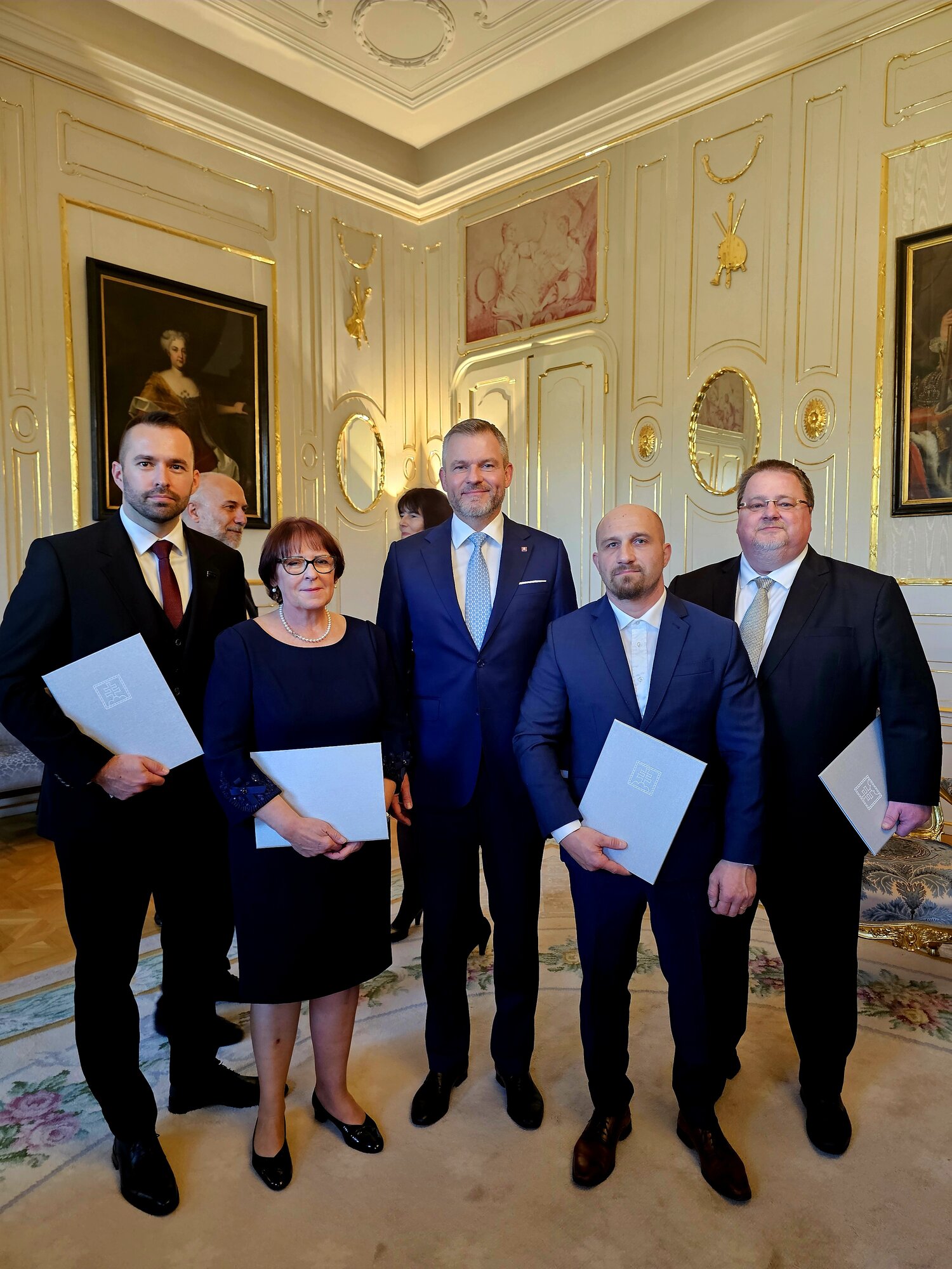 STU má nových profesorov, vymenoval ich prezident