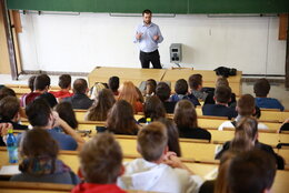 Rektor M. Fikar udelil ocenenia pri príležitosti Dňa učiteľov