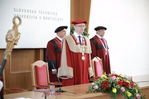 Slávnostné zasadnutie akademickej obce STU pri príležitosti 80. výročia univerzity