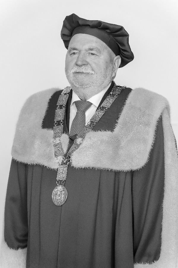 Dr. h. c. prof. h. c. prof. Dr. Ing. Oliver Moravčík