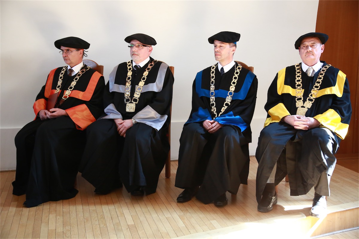 inauguracia rektora a dekanov stu