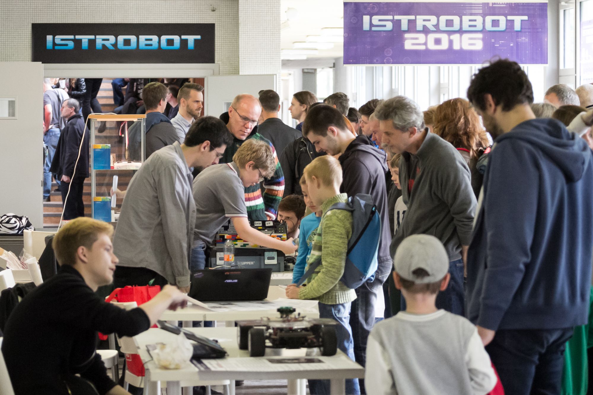 istrobot 2016