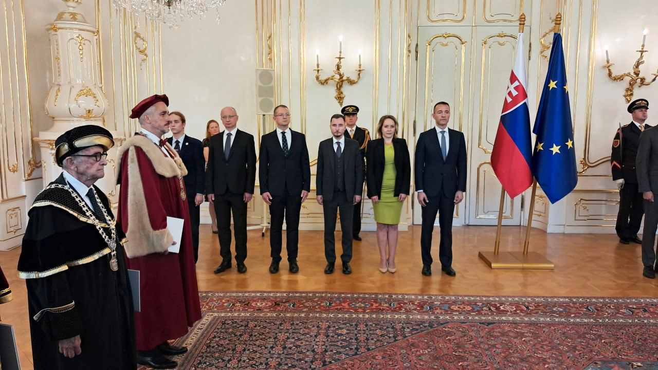 Prezident Pellegrini vymenoval profesora Strémyho za rektora STU